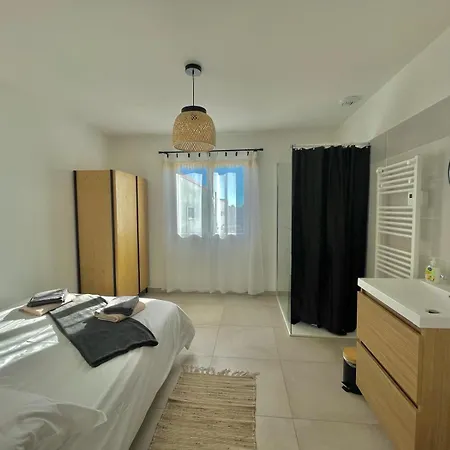Appart'ici 5 - Spacieux 2* Lunel-Viel